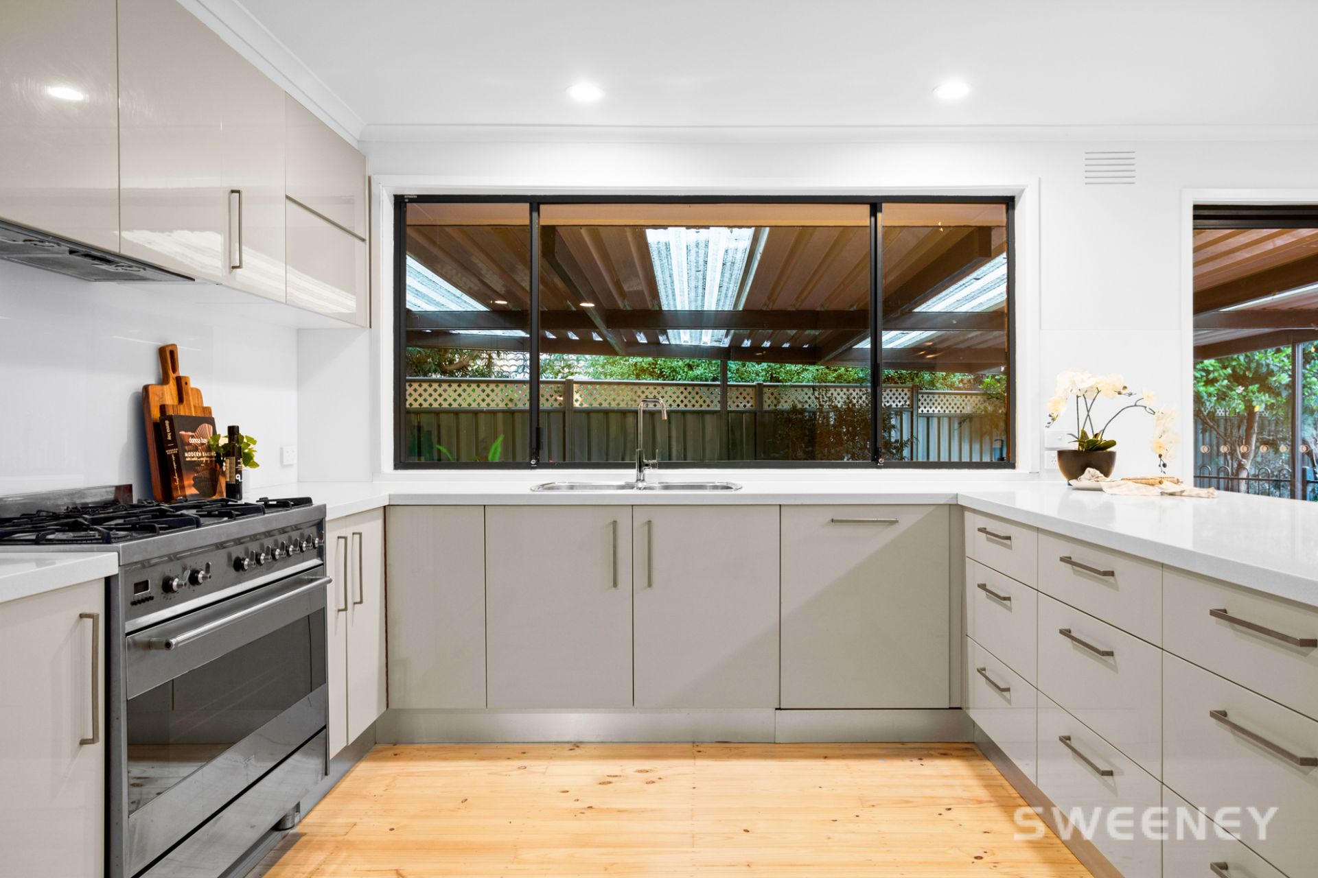 9 Investigator Grove, Altona Meadows - Thumbnail 5