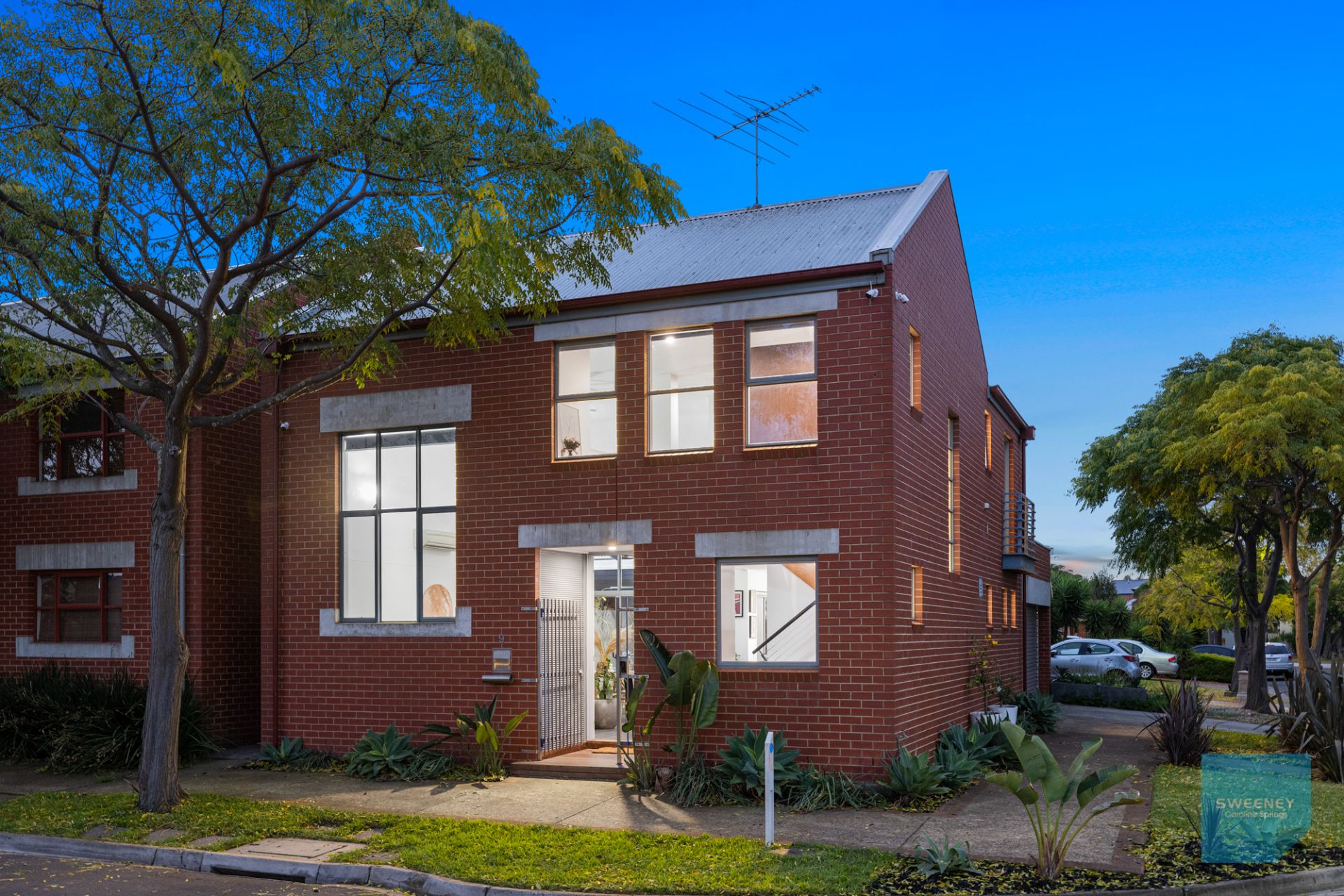 9 Fetcham Lane, Caroline Springs - Thumbnail 2