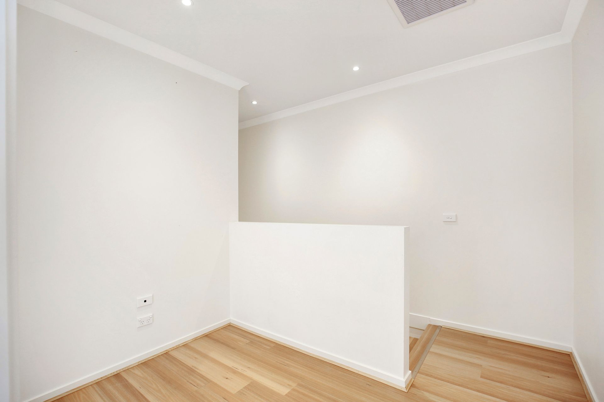 Lovely 2 Bedroom Unit