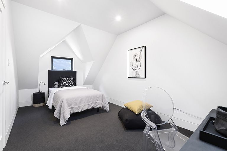 19 Everglades Avenue Leura 2780