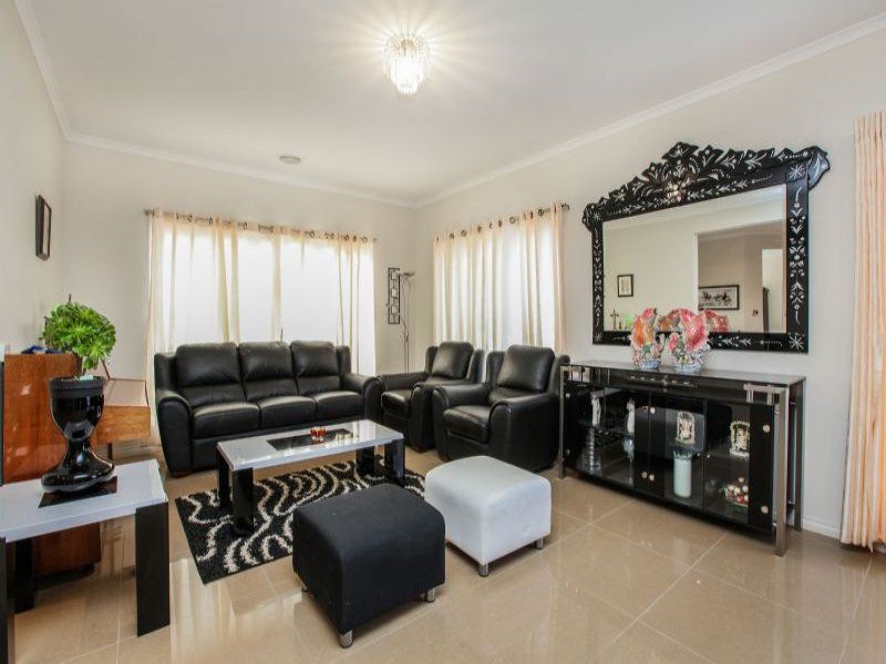 26 The Avenue, Caroline Springs - Thumbnail 7