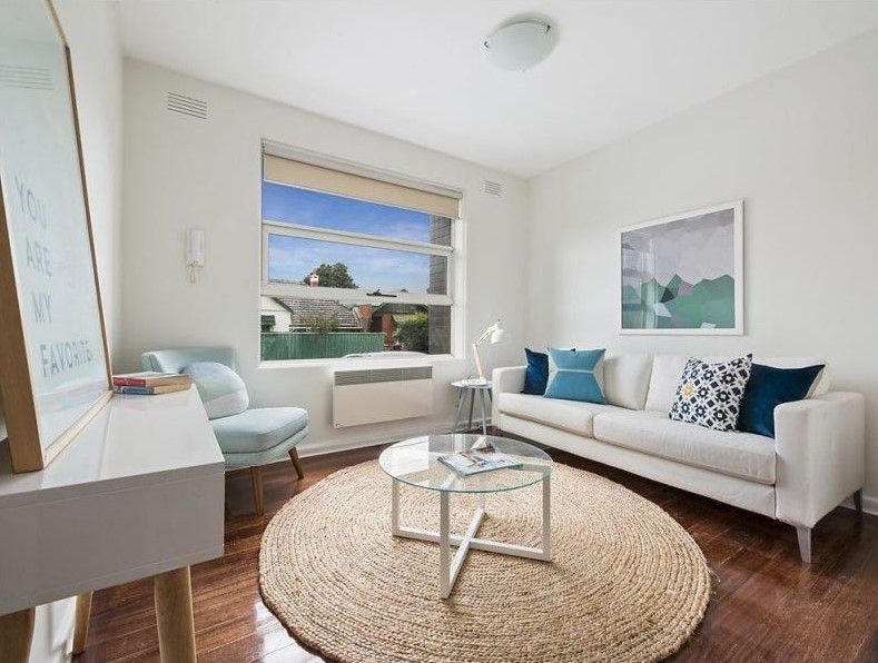 Courtyard Delight in Ideal Location