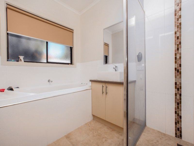 22 Salina Walk, Caroline Springs - Thumbnail 7