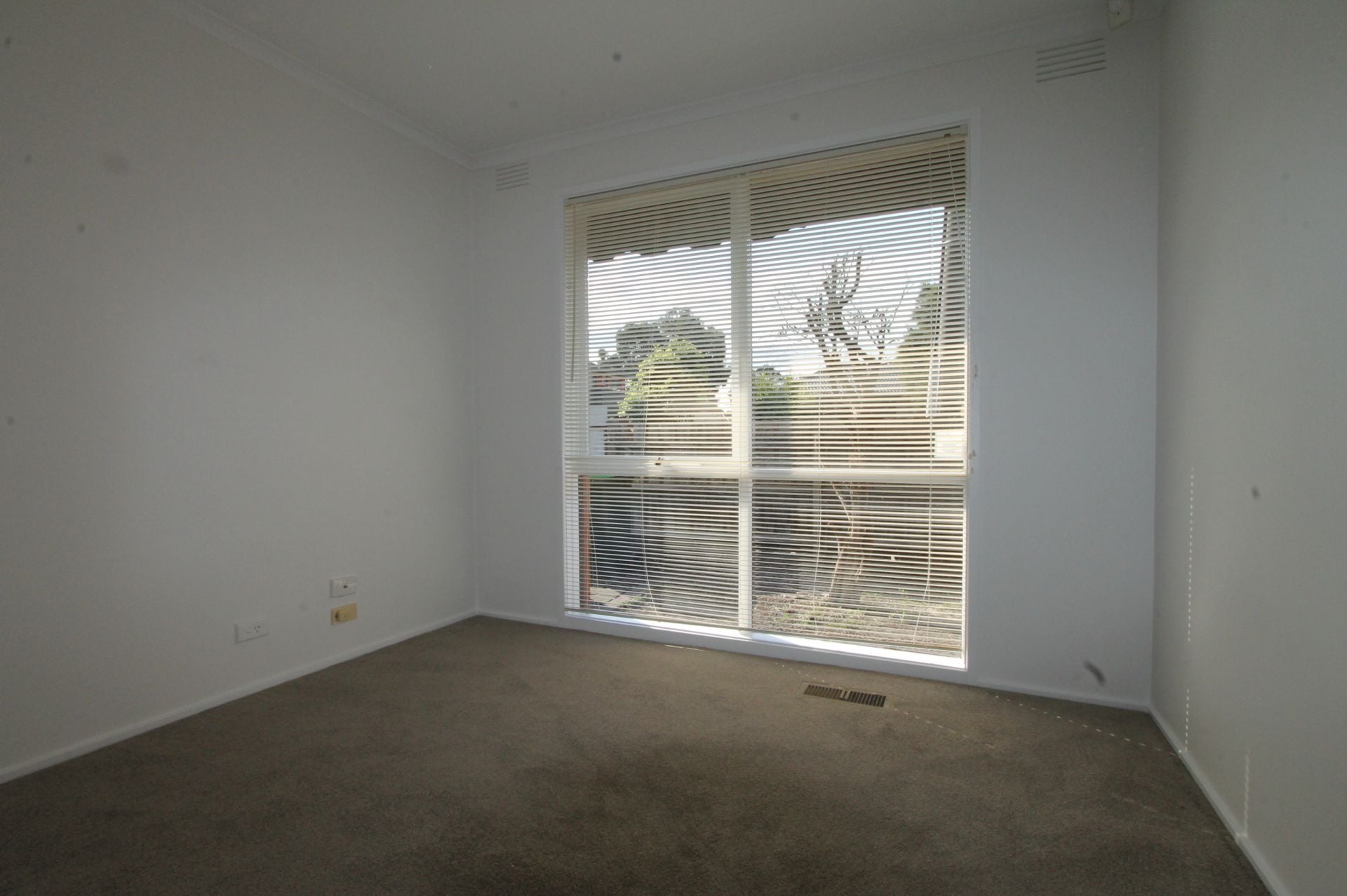 MUST SEE FAMILY HOME!!