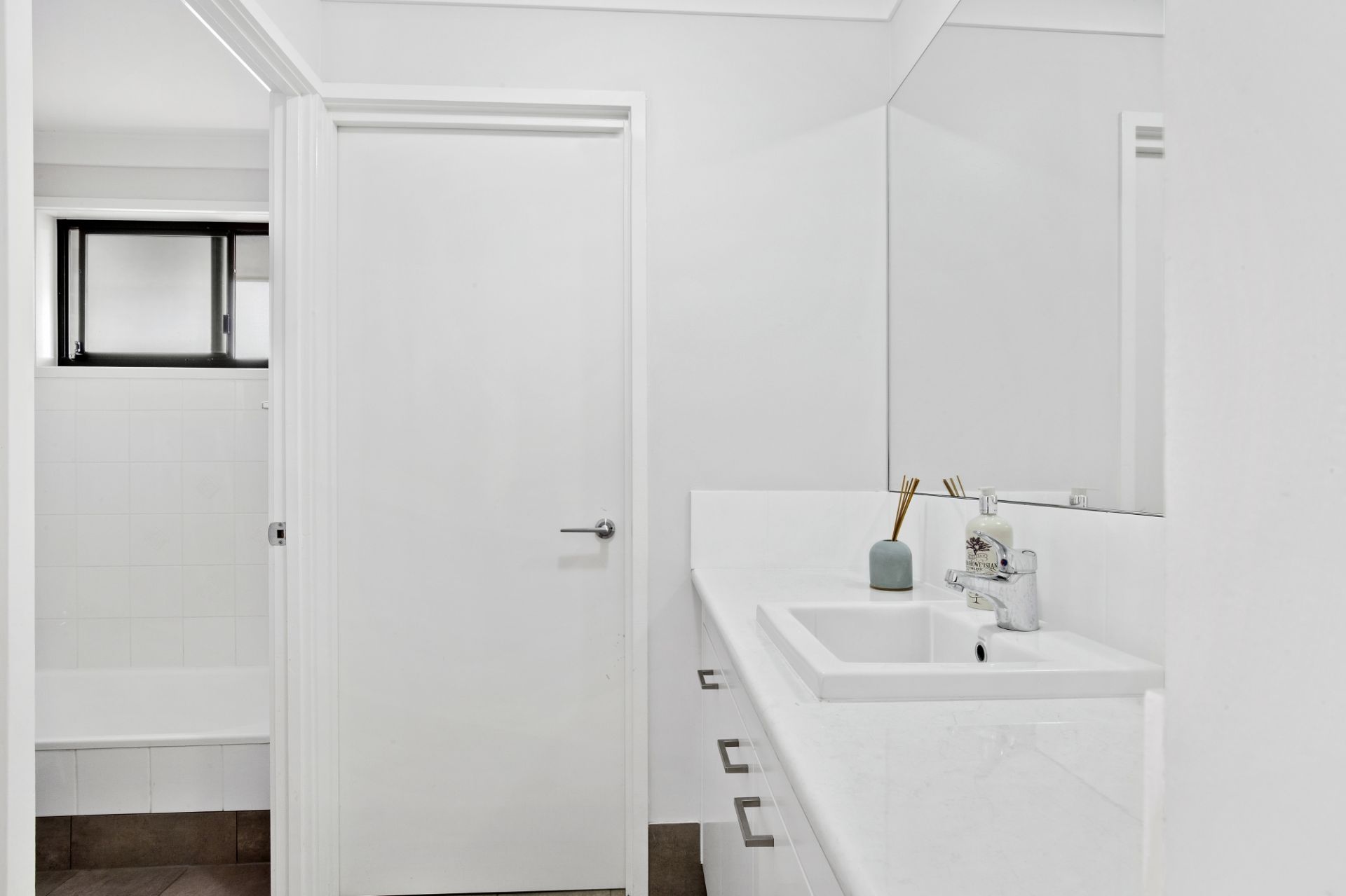 $ 1,600,000, Broadbeach Waters - Thumbnail 5