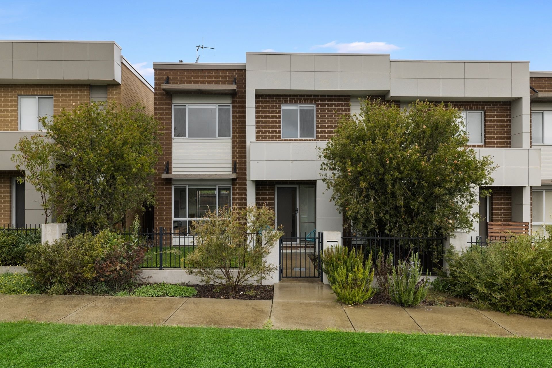 Real Estate For Lease 64 Roden Cutler Drive Bonner , ACT