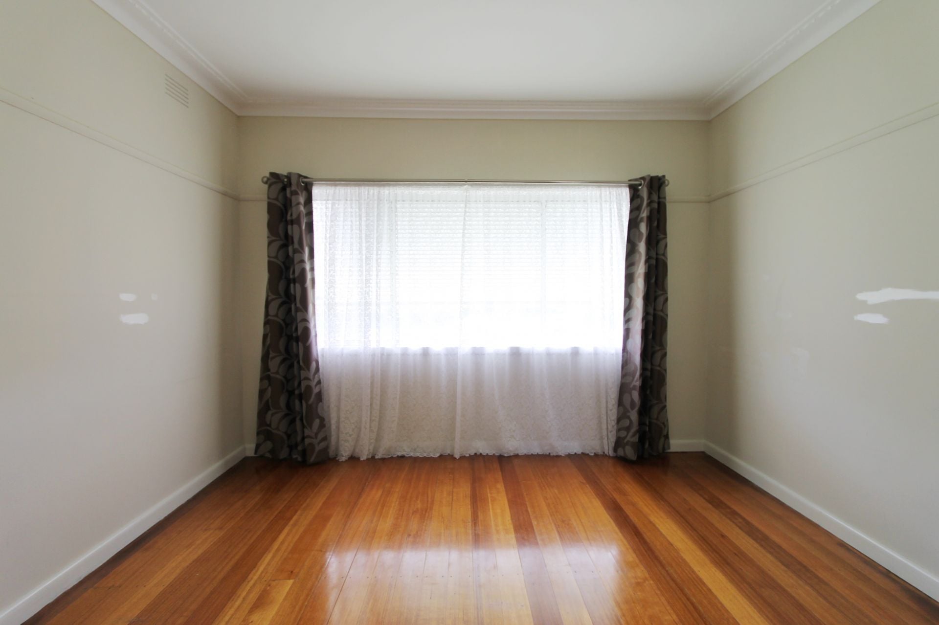 AFFORDABLE FAMILY HOME !!!