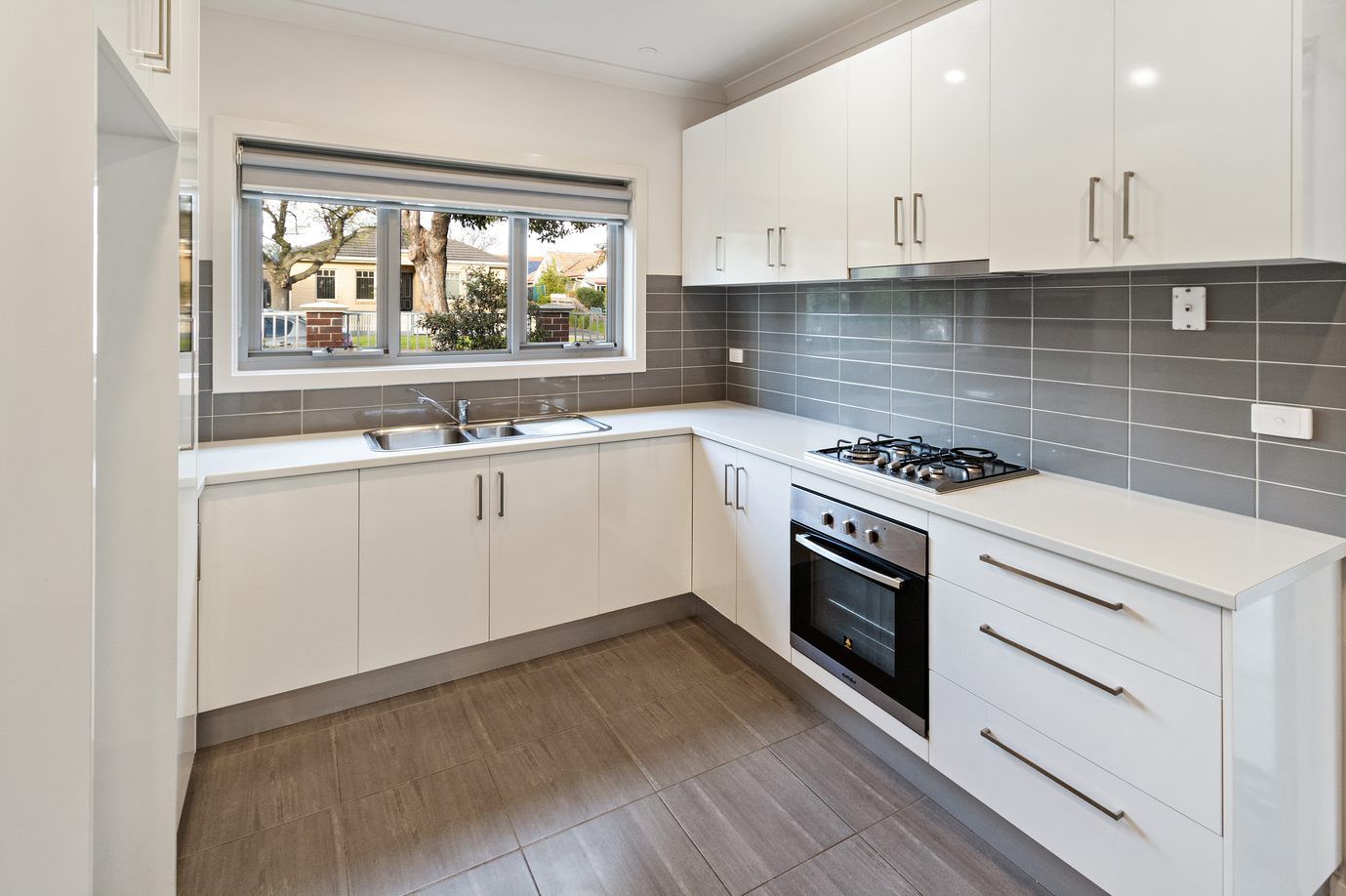 Luxury Living On Leamington!