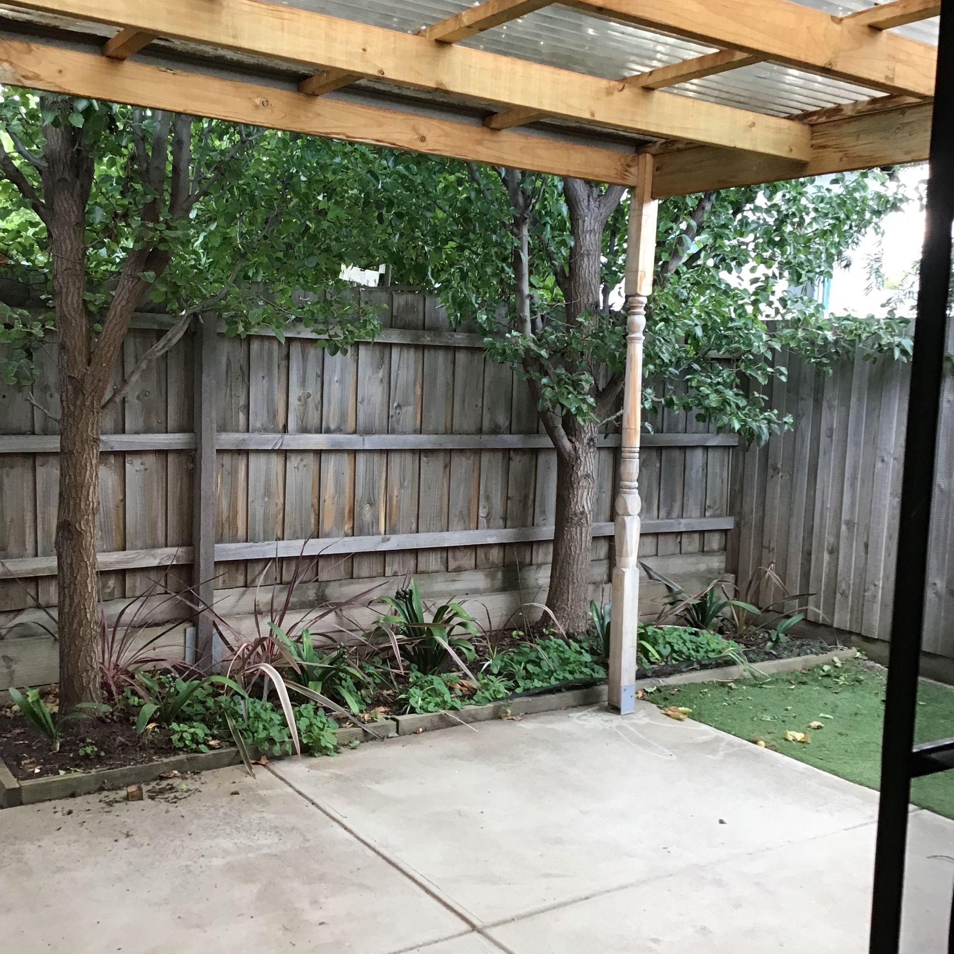 Modern and Bright Unit at Rear of Quiet Block