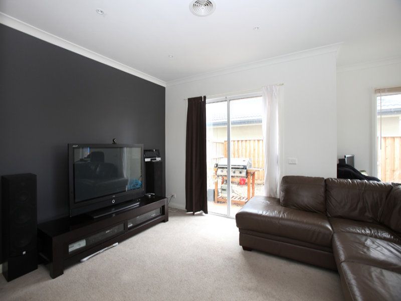 19 Montclair Street, Sanctuary Lakes - Thumbnail 3