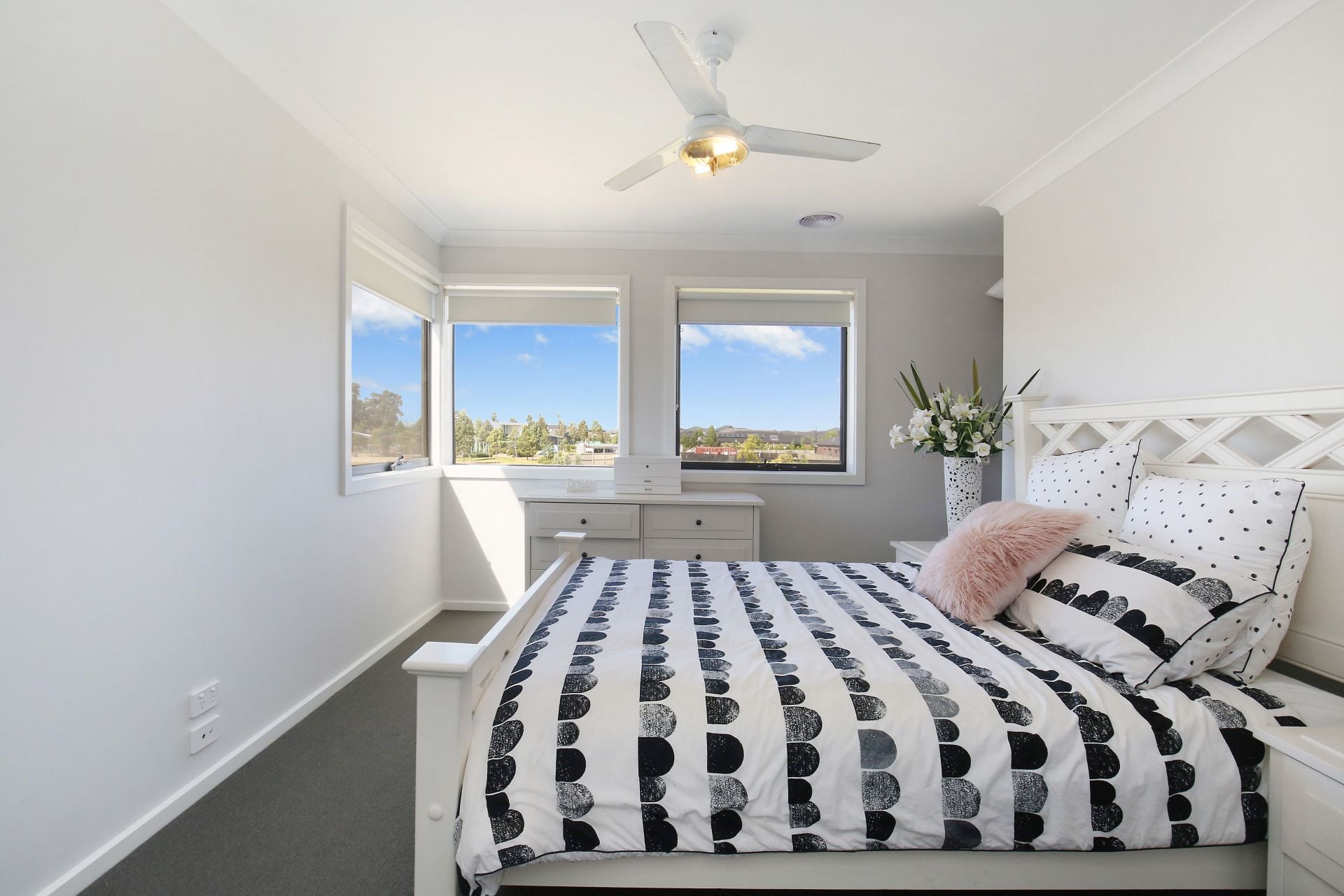 CENTRAL LOCATION IN MERRIFIELD ESTATE   *Insp Wed 27th Mar @ 5:00pm*