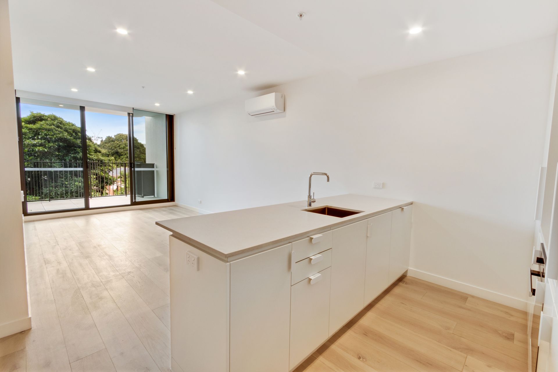 Location, Luxurious Lifestyle