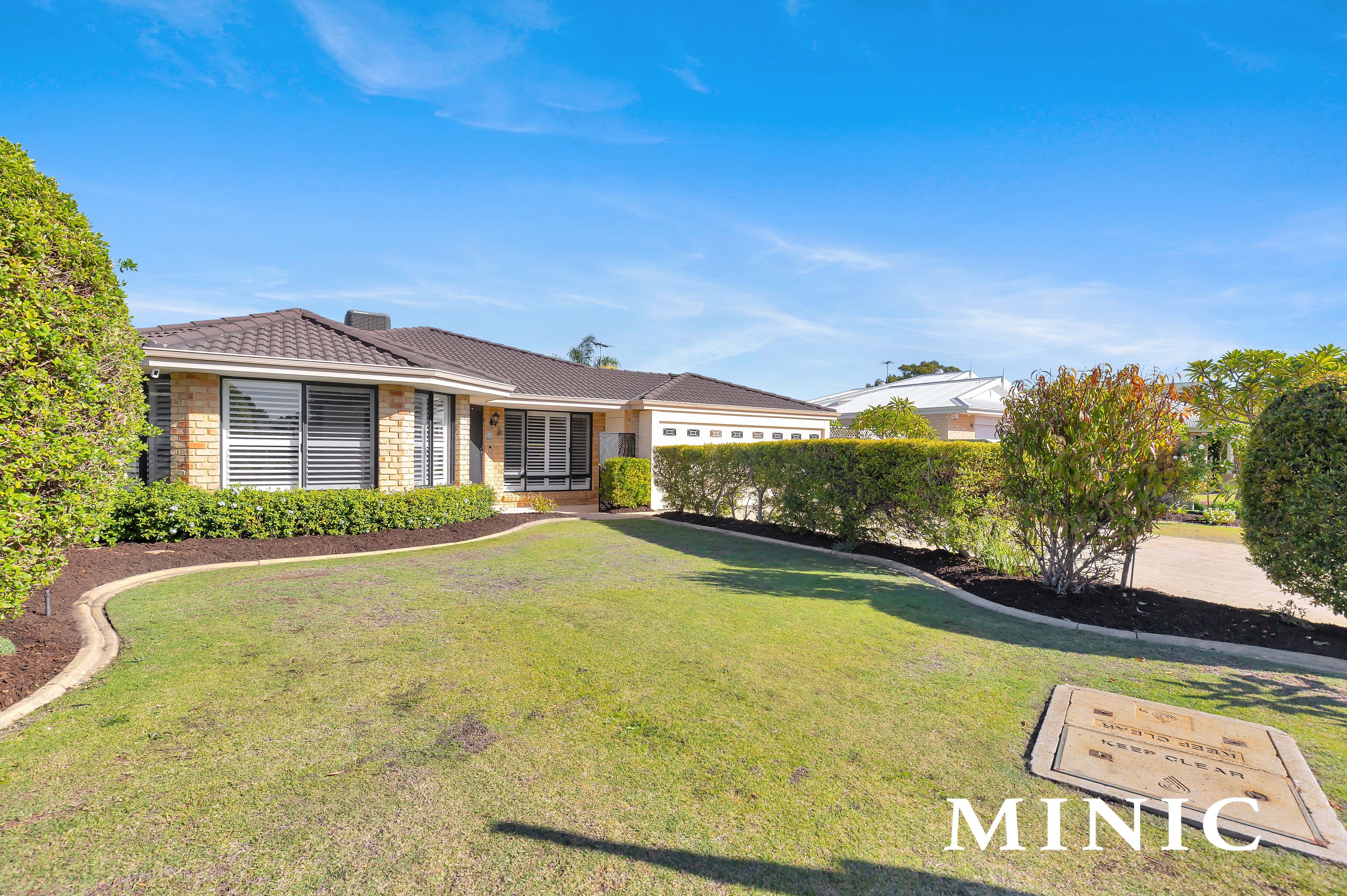34 Charm Way, Atwell