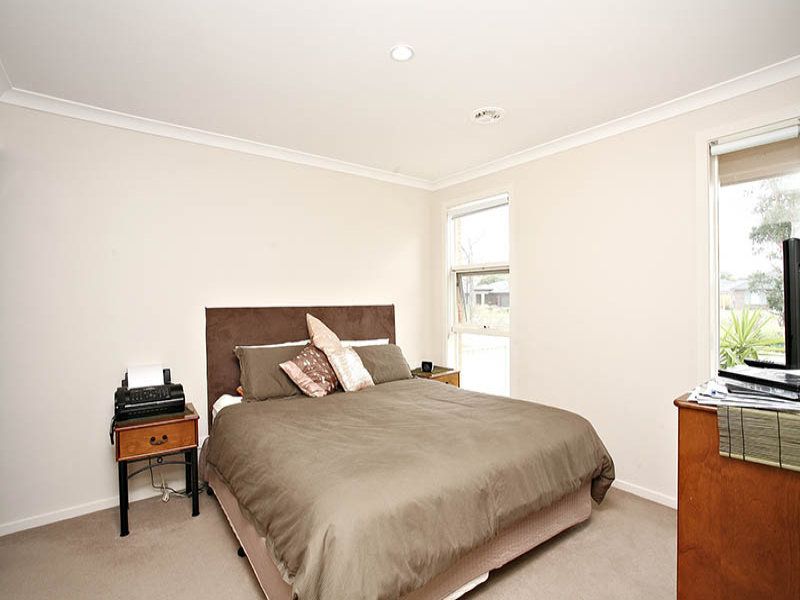 6 Reefton Circuit SOUTH MORANG, South Morang - Thumbnail 7
