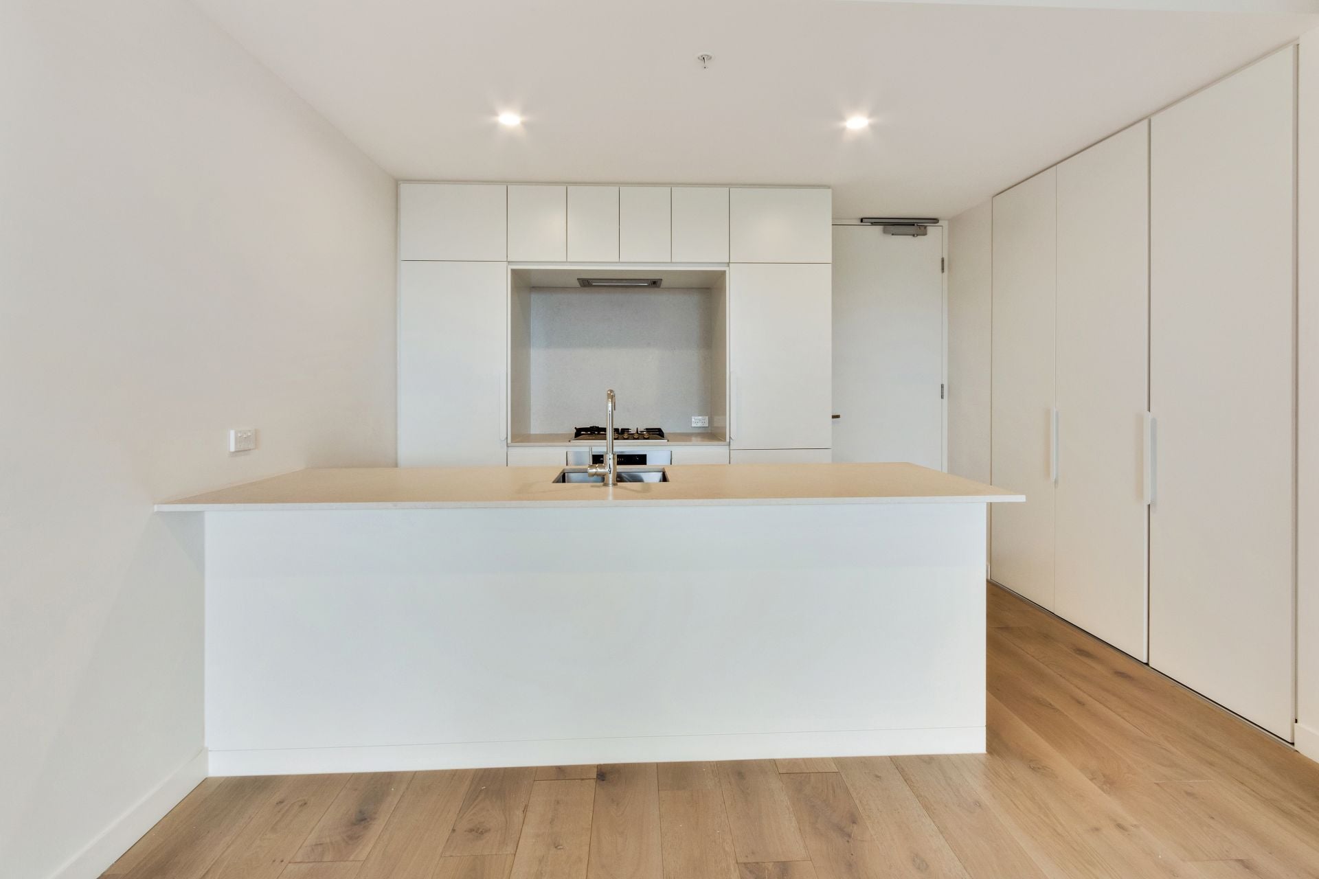 Location, Luxurious Lifestyle