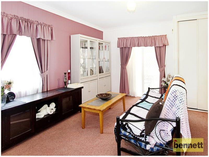 35 Bradley Road, South Windsor - Thumbnail 3
