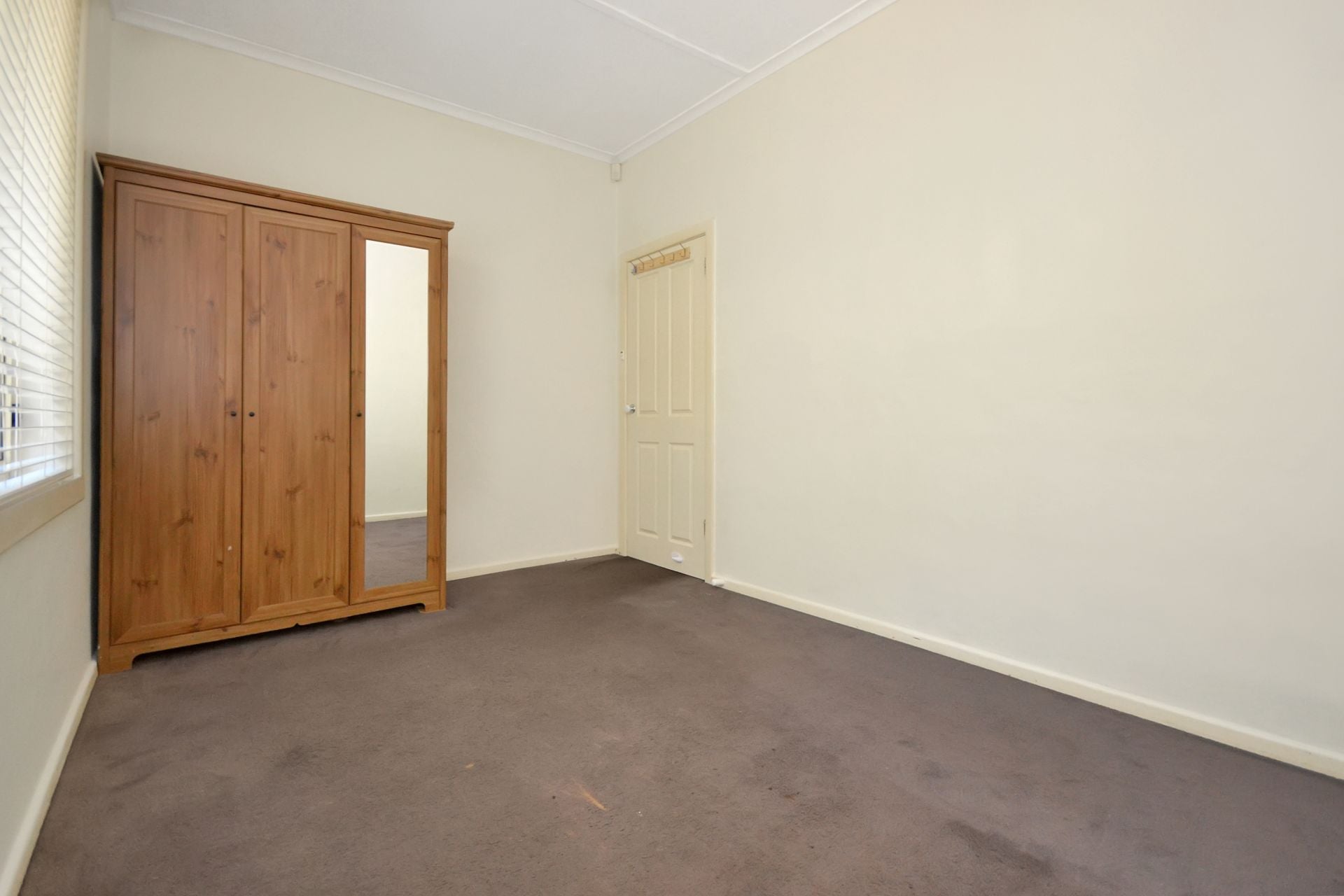 WELL PRESENTED & IN AN IDEAL LOCATION