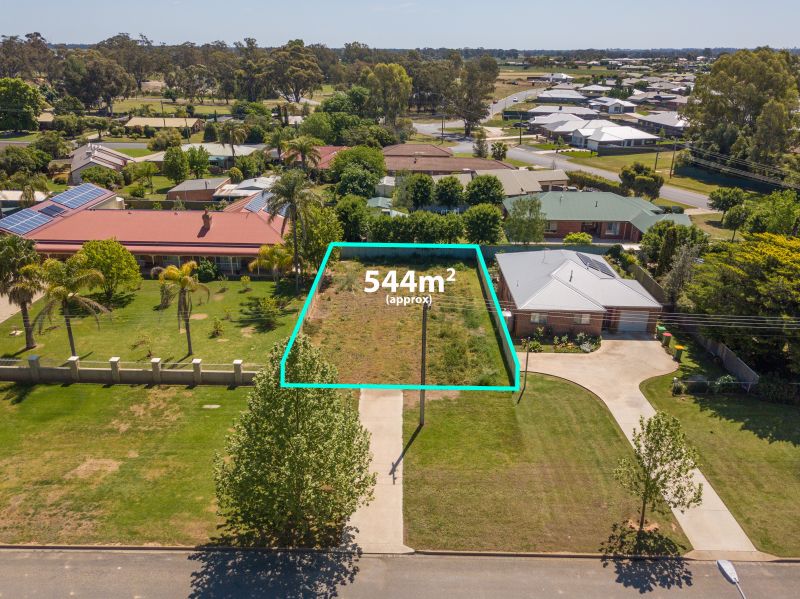 Real Estate For Sale 71 Federation Avenue Corowa , NSW