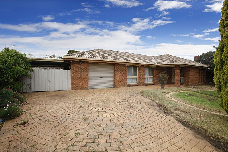 22 Kurrajong Drive, Altona Meadows - Thumbnail 2