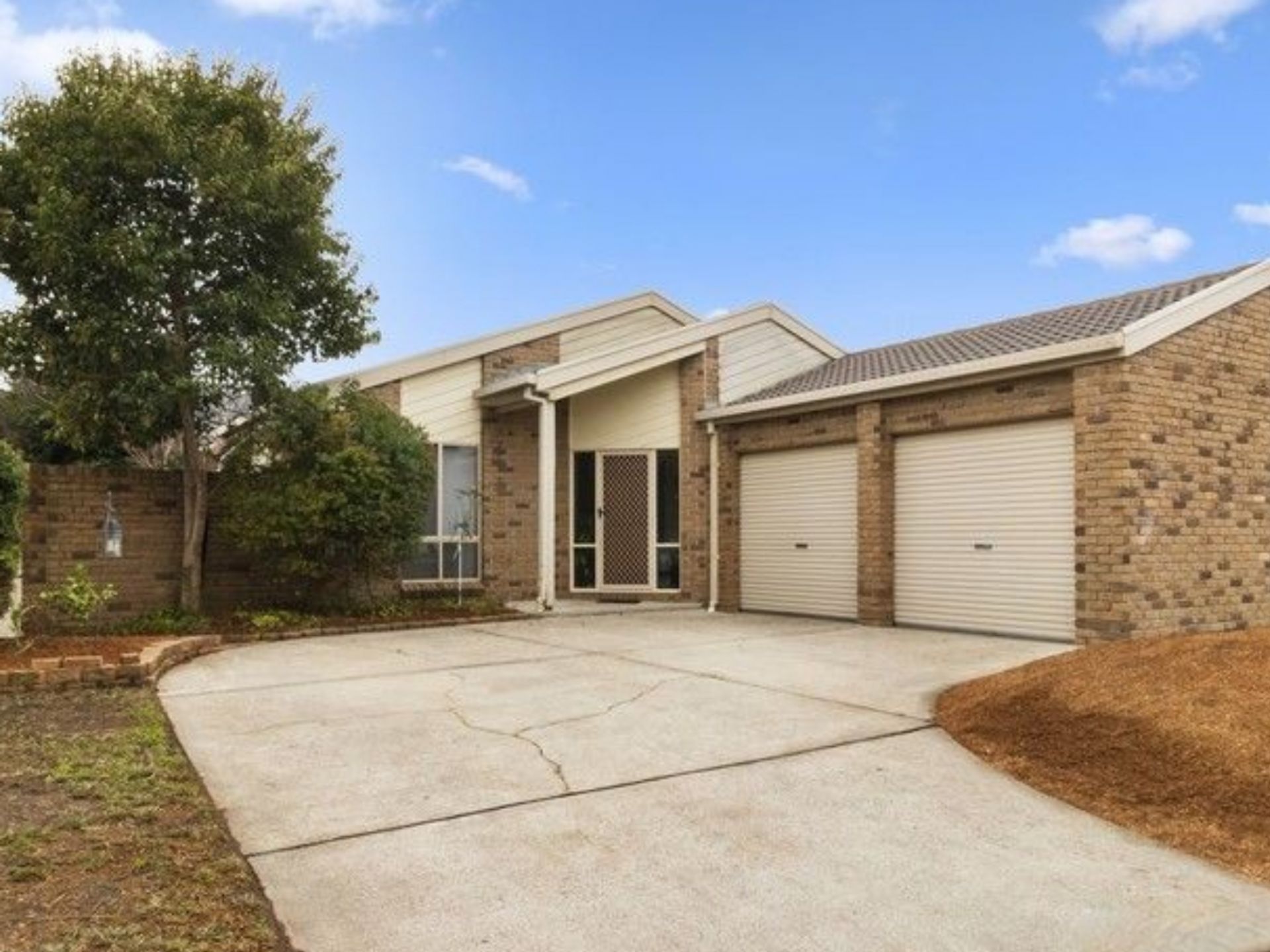 19 Gabriel Drive Jerrabomberra NSW, Jerrabomberra - Image 1