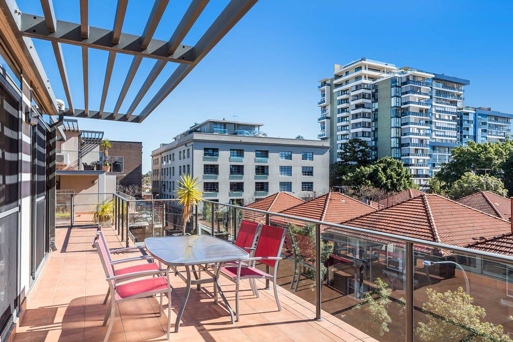 Sold - Light Filled Top Floor Retreat with Urban Views