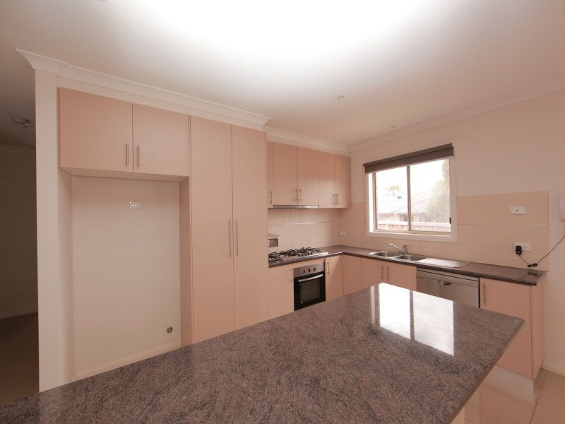 1 Cabarita Crescent SOUTH MORANG, South Morang - Thumbnail 6