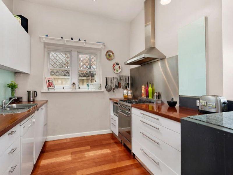 31 Pine Avenue, Elwood - Thumbnail 5