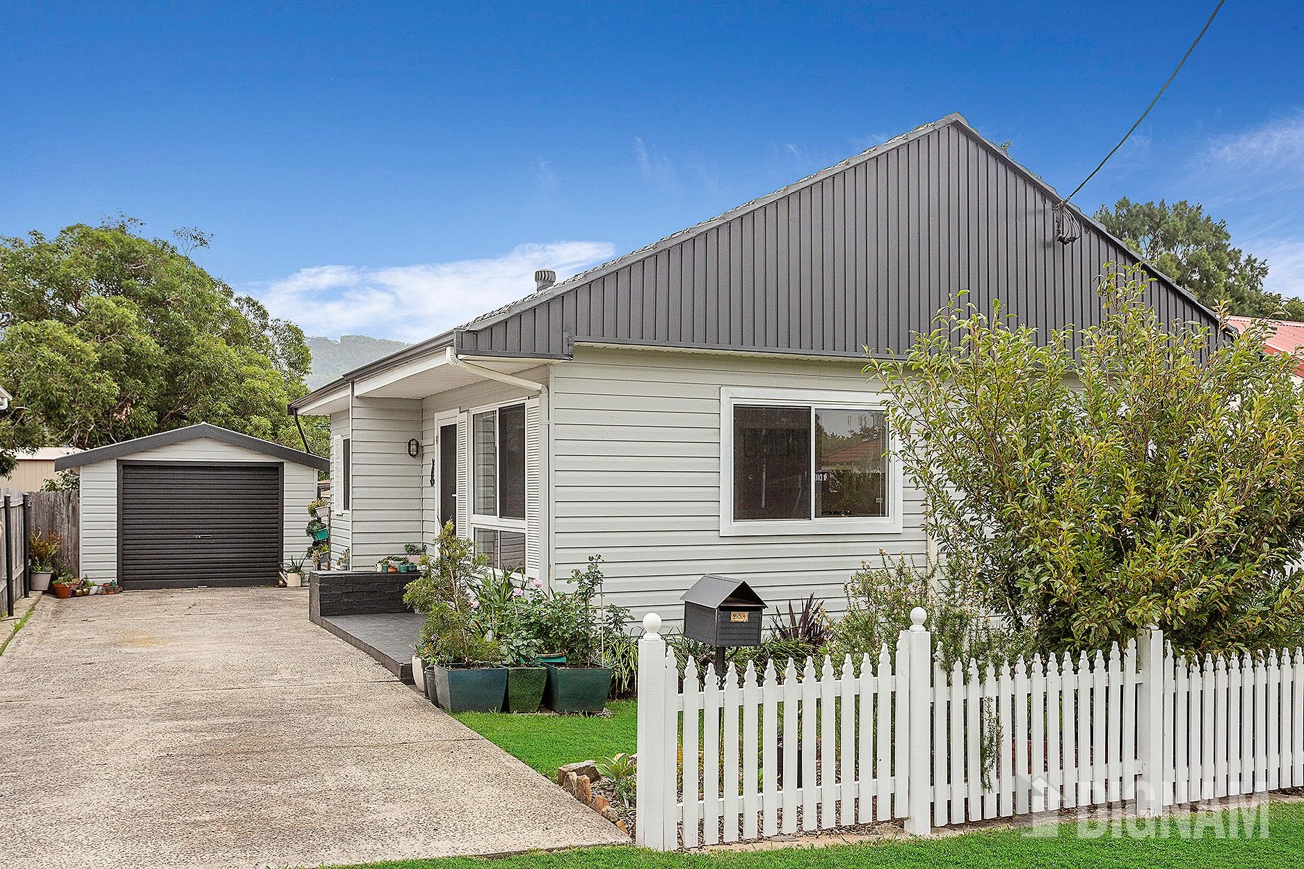 32 Gladstone Street, Bellambi NSW 2518