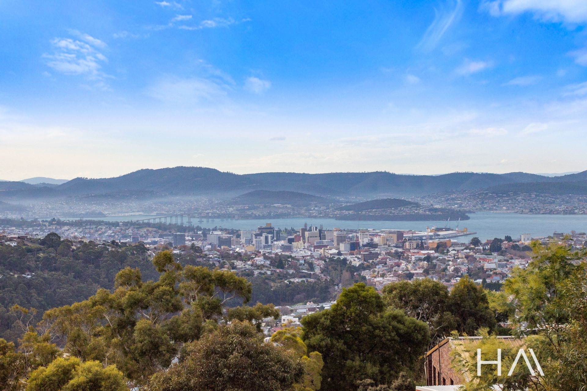 20 Grayling Avenue South Hobart, South Hobart - Thumbnail 4