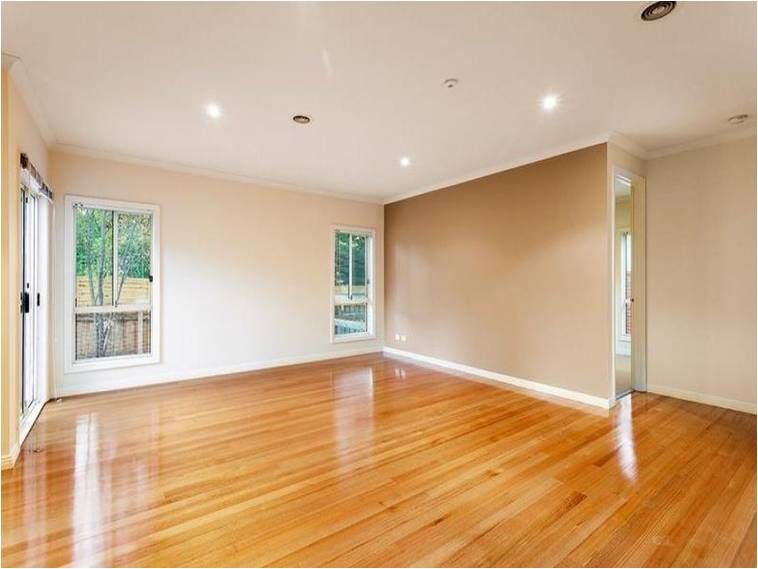 Stunning Townhouse in Viewbank College Zone