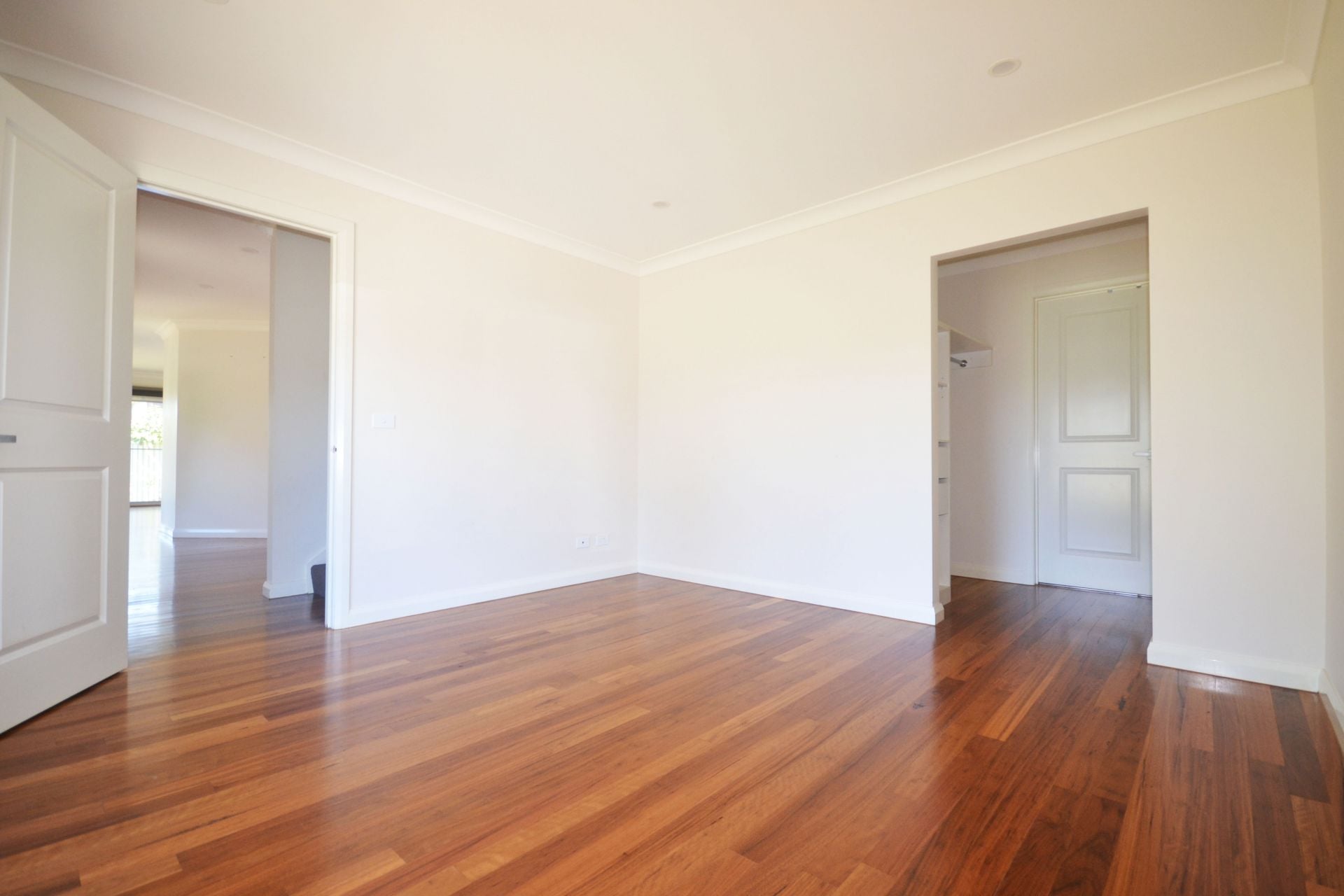 CONTEMPORARY DELIGHT - THE EPITOME OF ELEGANCE WITH PARKLAND VIEWS