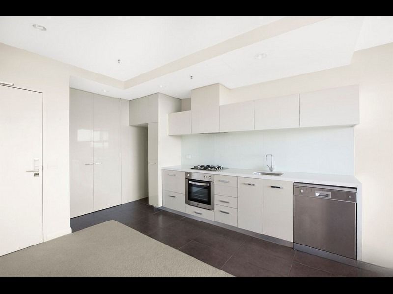 303/8 Breavington Way, Northcote - Thumbnail 4