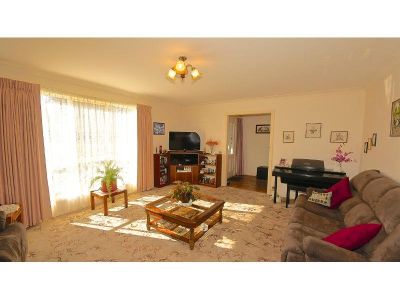 3
 
 
 
  
 
 
 2
 
 
 
  
 
 
 1
 
 
 
 
 
 
 
 6 Tarleton Street, SHEFFIELD TAS 7306, Sheffield - Thumbnail 5