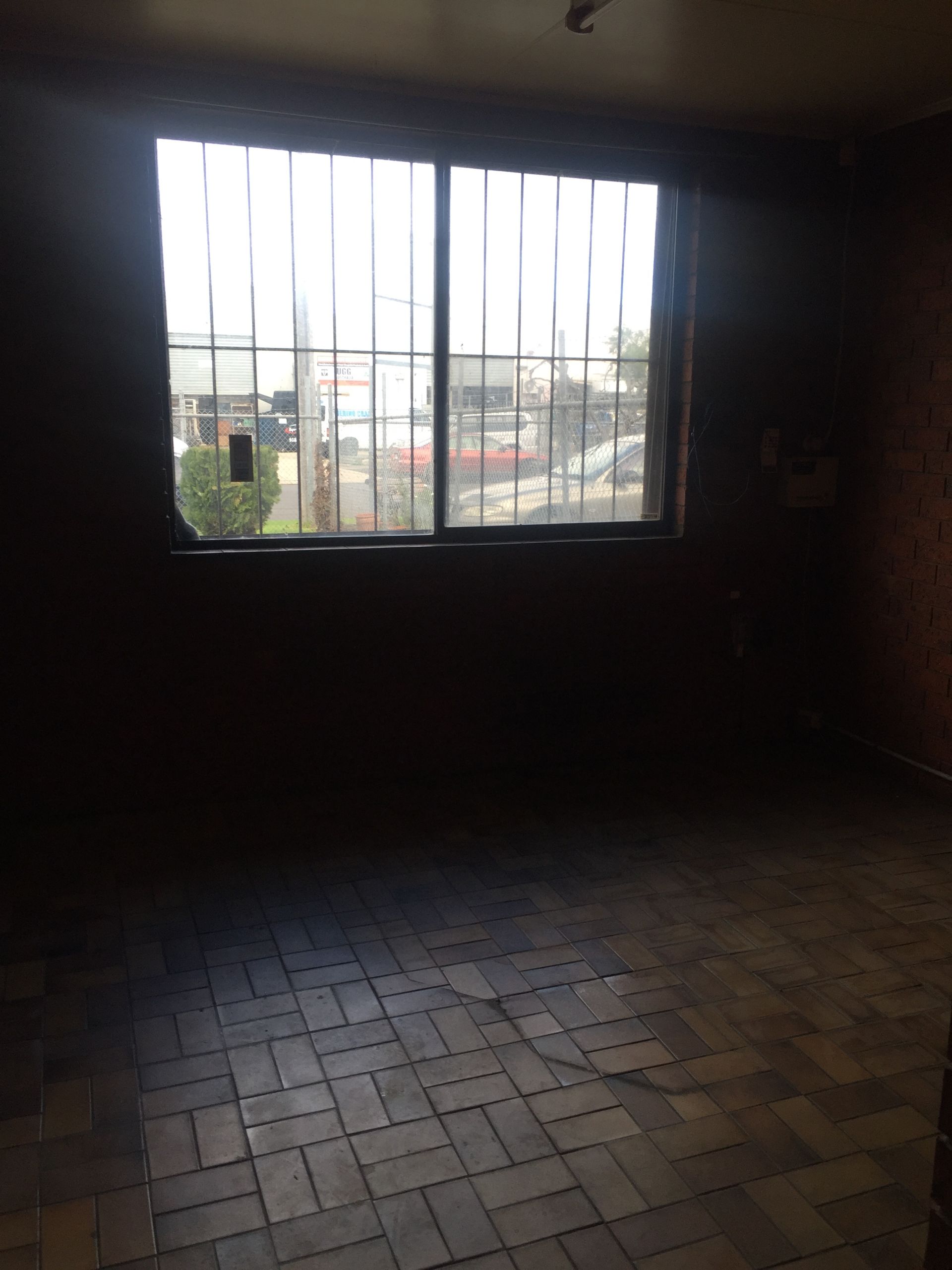 Prime Location, Not To Be Missed!!