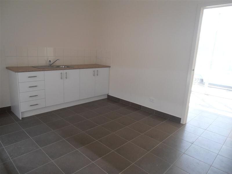 MODERN OFFICE/WAREHOUSE IN HANDY LOCATION!!