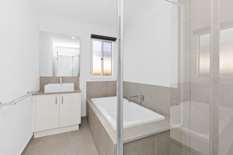 5 Tamworth Drive, Rockbank