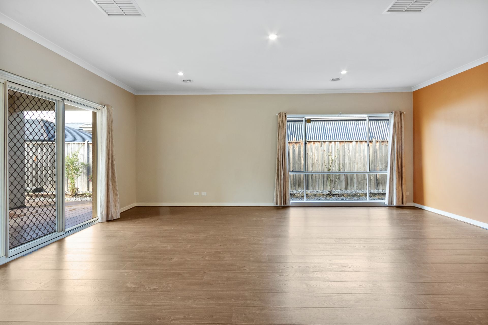 CONVENIENT & MODERN STYLE LIVING