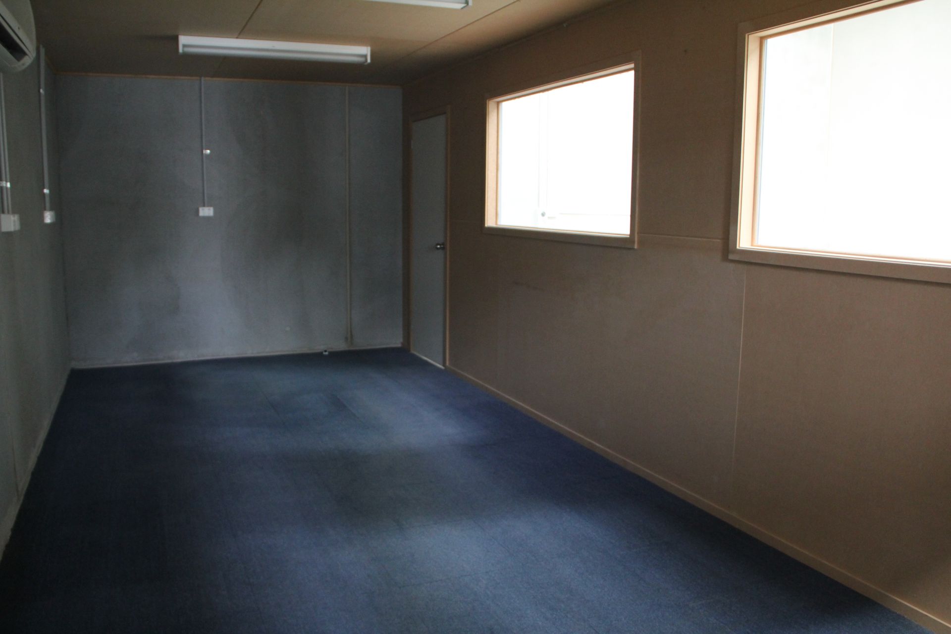 NEAR NEW 130M2 WAREHOUSE WITH STREET FRONTAGE M & M BUSINESS PARK