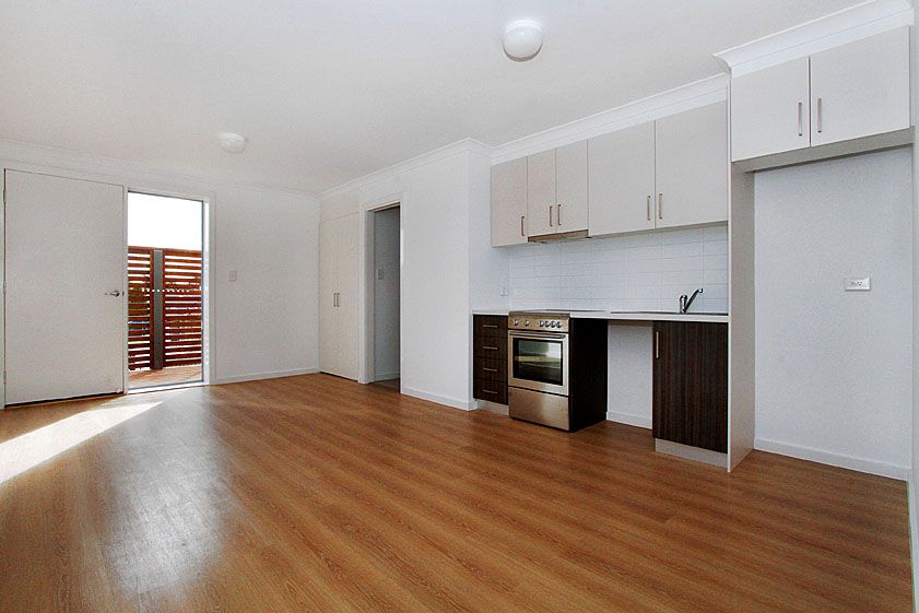 Bright & Modern 1st Floor Apartment