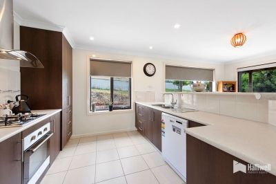 60 Barnes Road, South Spreyton, South Spreyton - Thumbnail 5