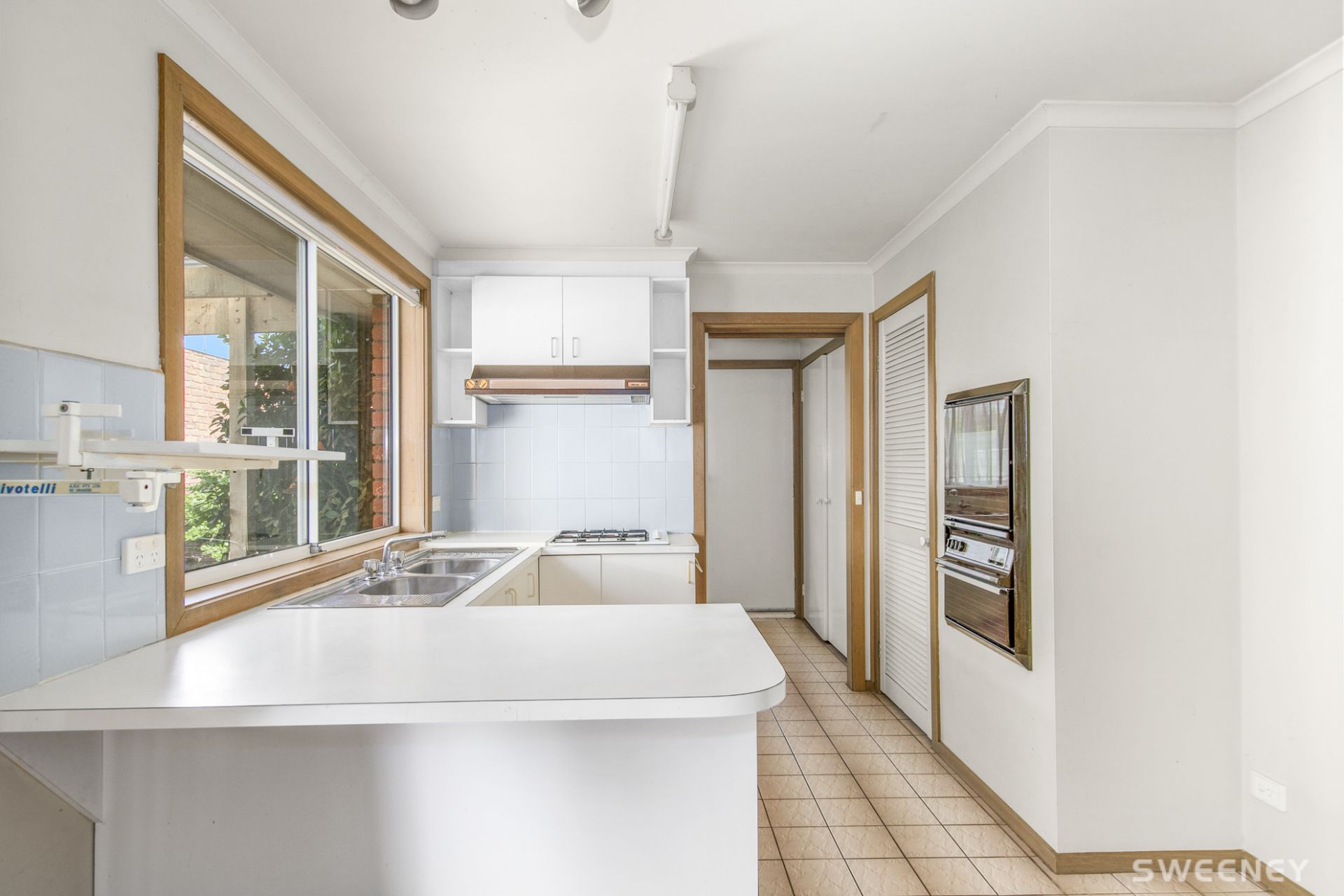 48 Roach Drive, Altona Meadows - Thumbnail 3