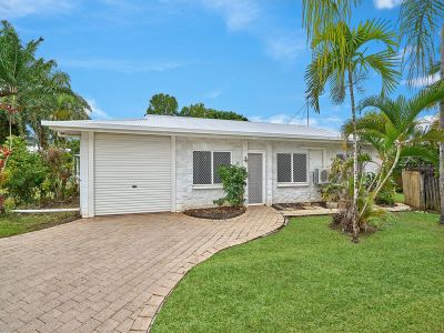 1/8 Deshon Street, Whitfield