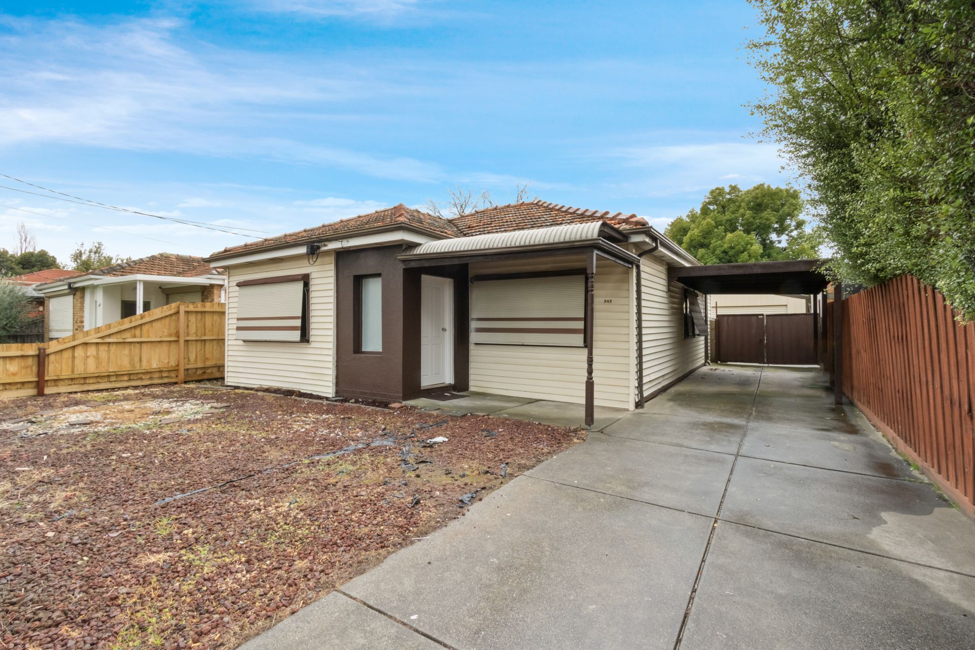 Bright & Spacious home!