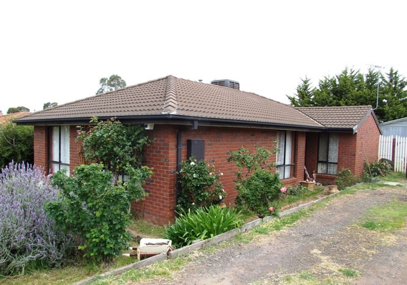 40 Underbank Blvd, Bacchus Marsh - Thumbnail 2