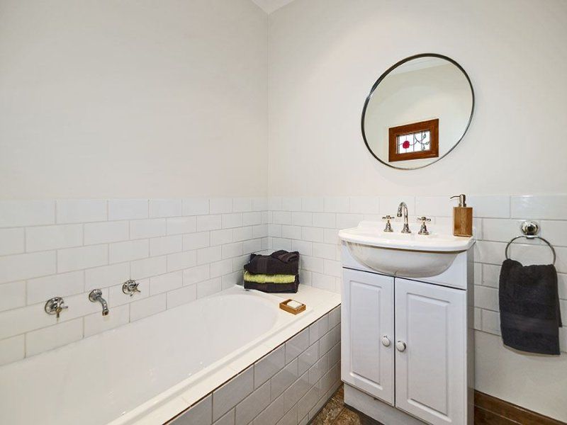 ELEGANT BEAUTY MATCHED WITH A FIRST CLASS LOCATION