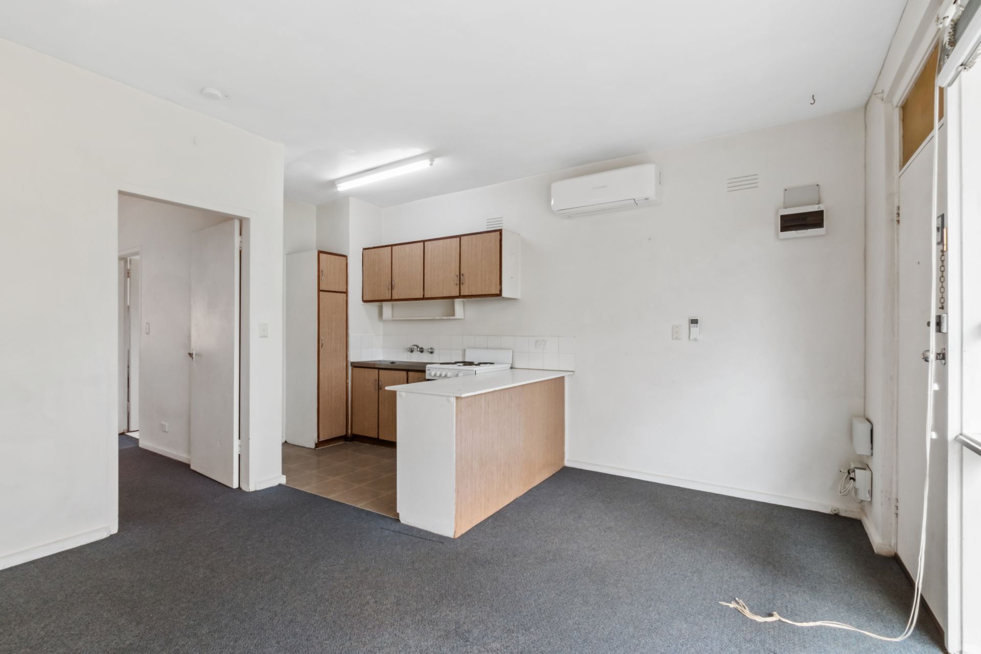 Large one bedroom apartment.