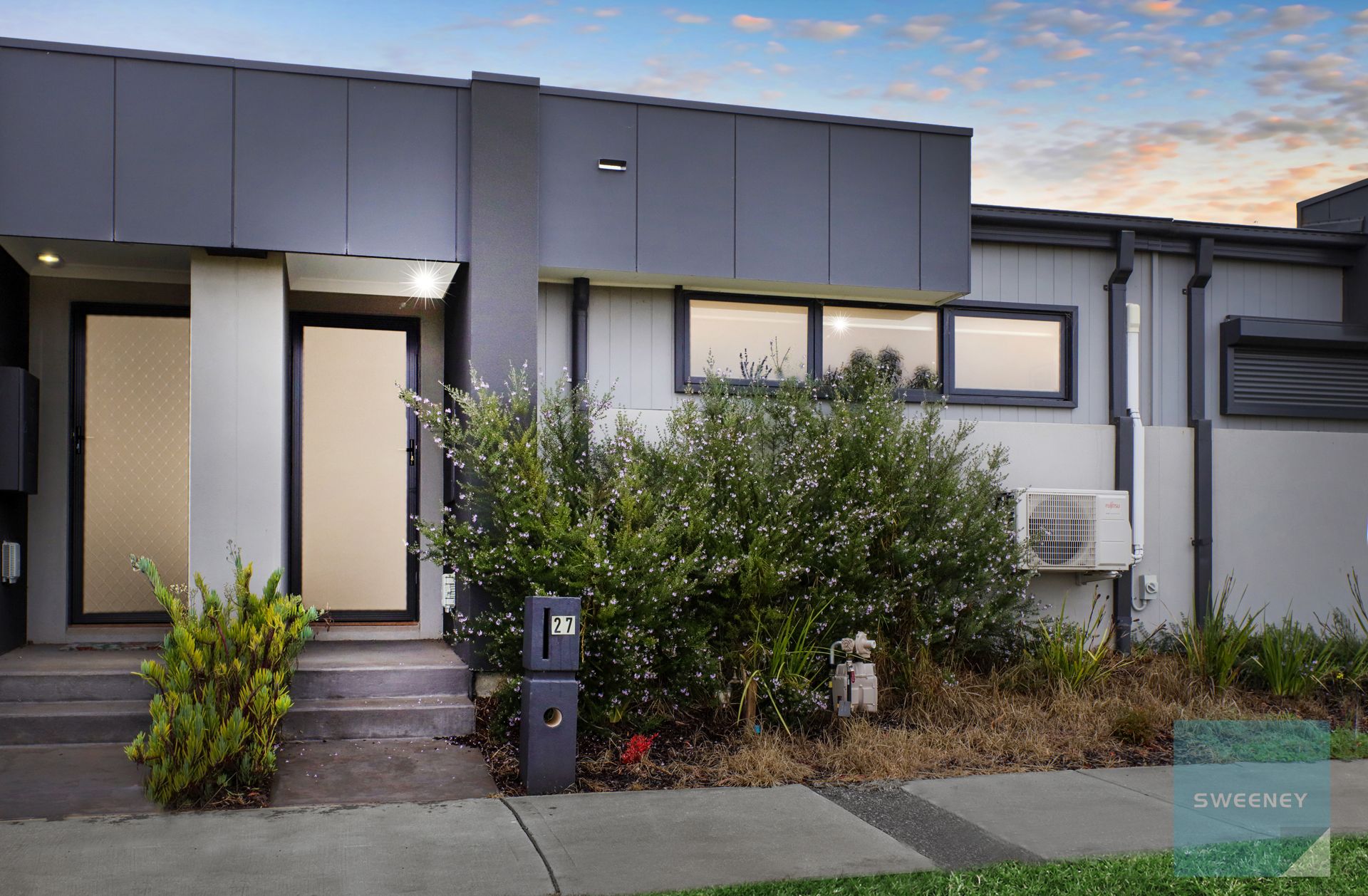 27 Rosebank Walk, Thornhill Park - Thumbnail 2
