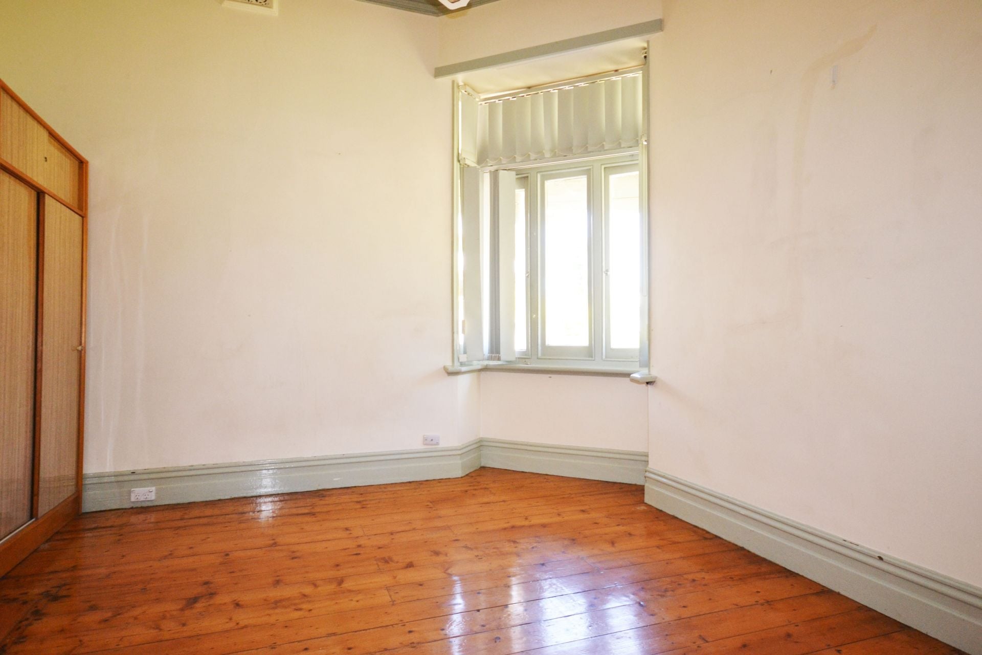 A CLASSIC HOME IN A FABULOUS LOCATION