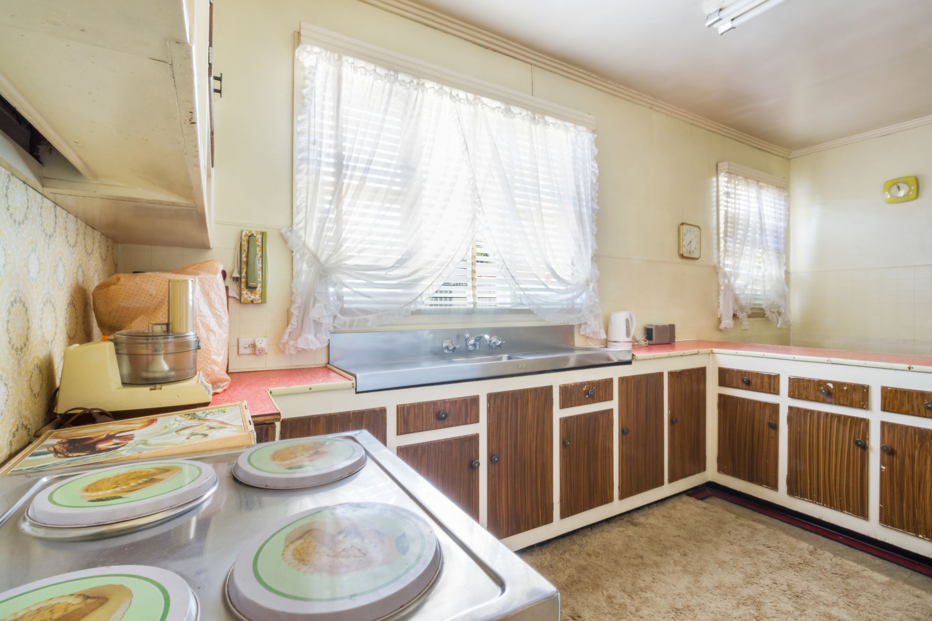 Immediate Charm And Untapped Potential in A Desirable Location