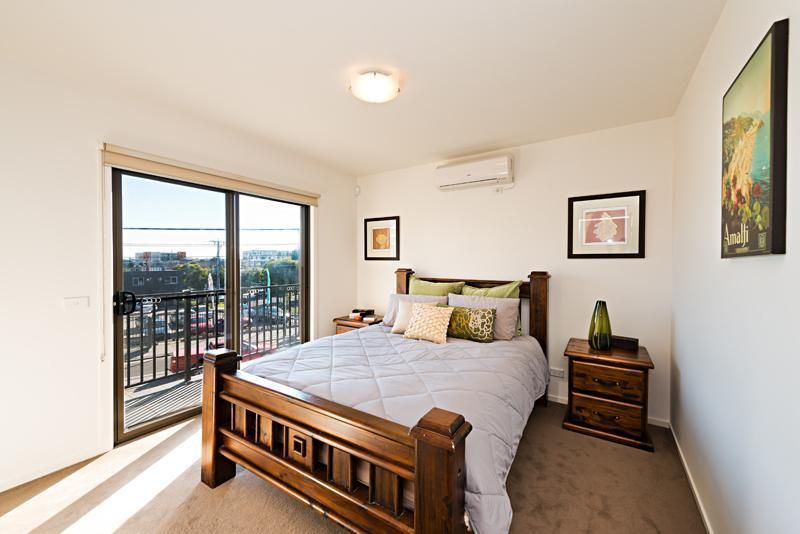 Boutique Living in Boutique Location!!